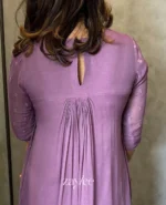 Embroidered gathered kurta with highlights - Image 3