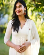 Off White Embroidered Kurta - Image 4